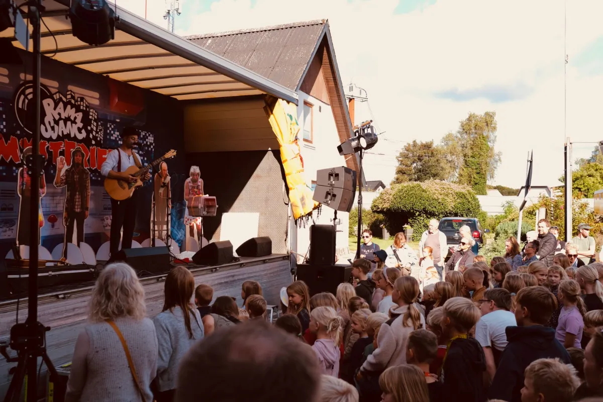 Børnekulturfestival fylder Hedensted Midtby med leg og oplevelser